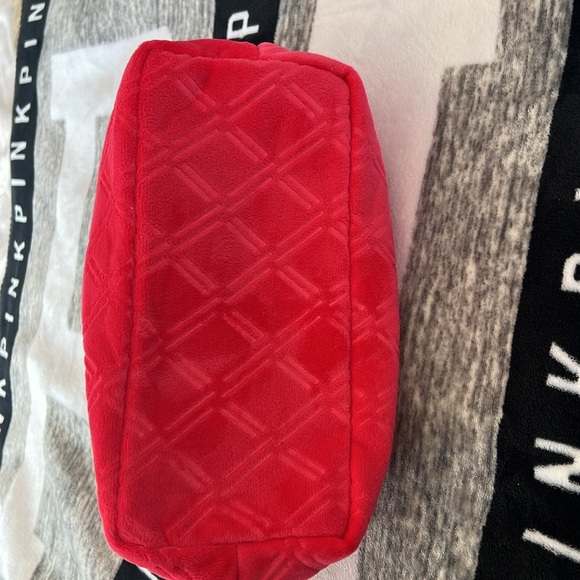 Super Cute Plushy Soft Cosmetics Bag from Juicy Couture 🎀 - Picture 8 of 8